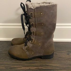 New Sorel lace up boots